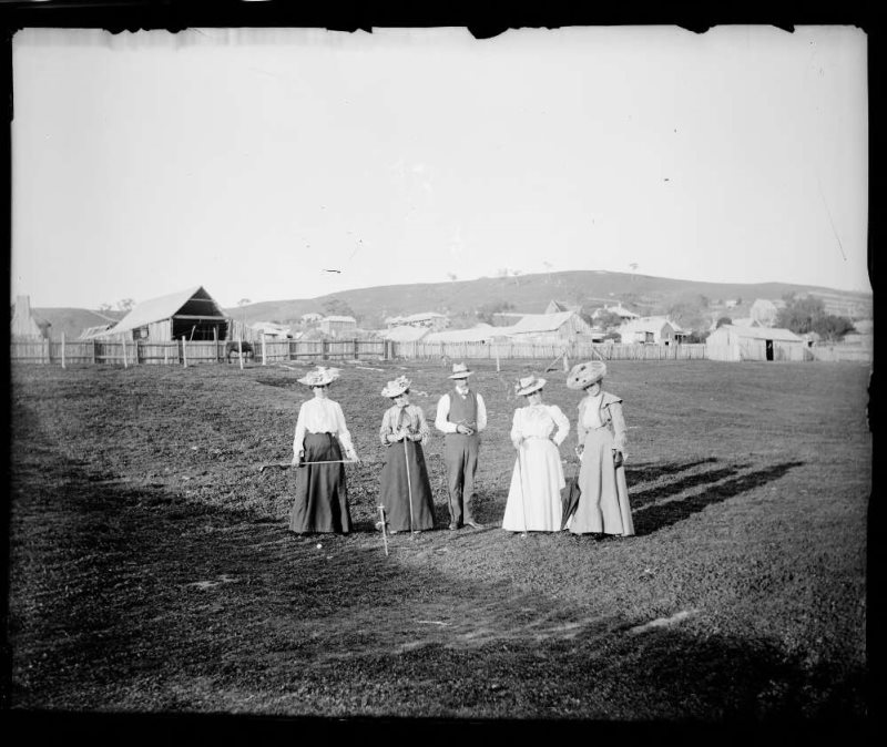 Weekes paddock, lady golfers