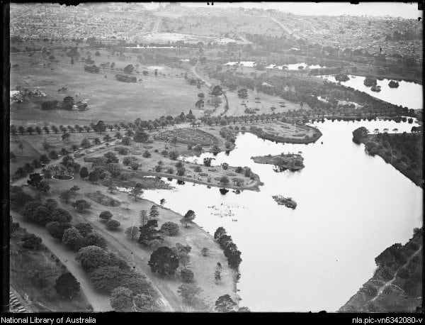 PON13 Aerial view of Busbys Pond in Centennial Park c1930s - online, NLA (Fairfax archives) - nla-pic-vn6342080.jpg