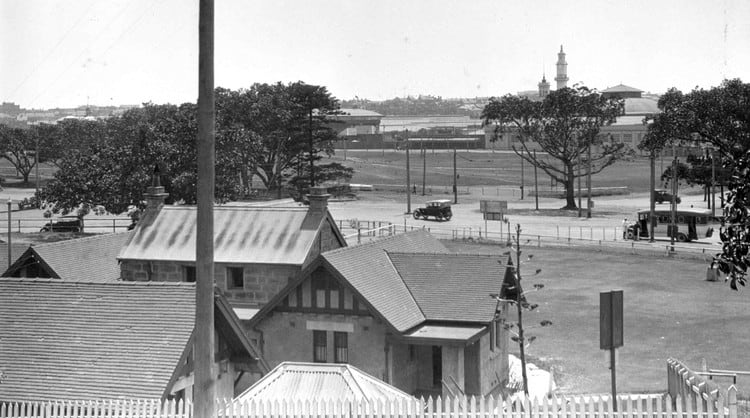 View of the Moore Park Toll House in 1929 (from Moore Park Golf House). In the distance you can make out the Hordern Pavilion.